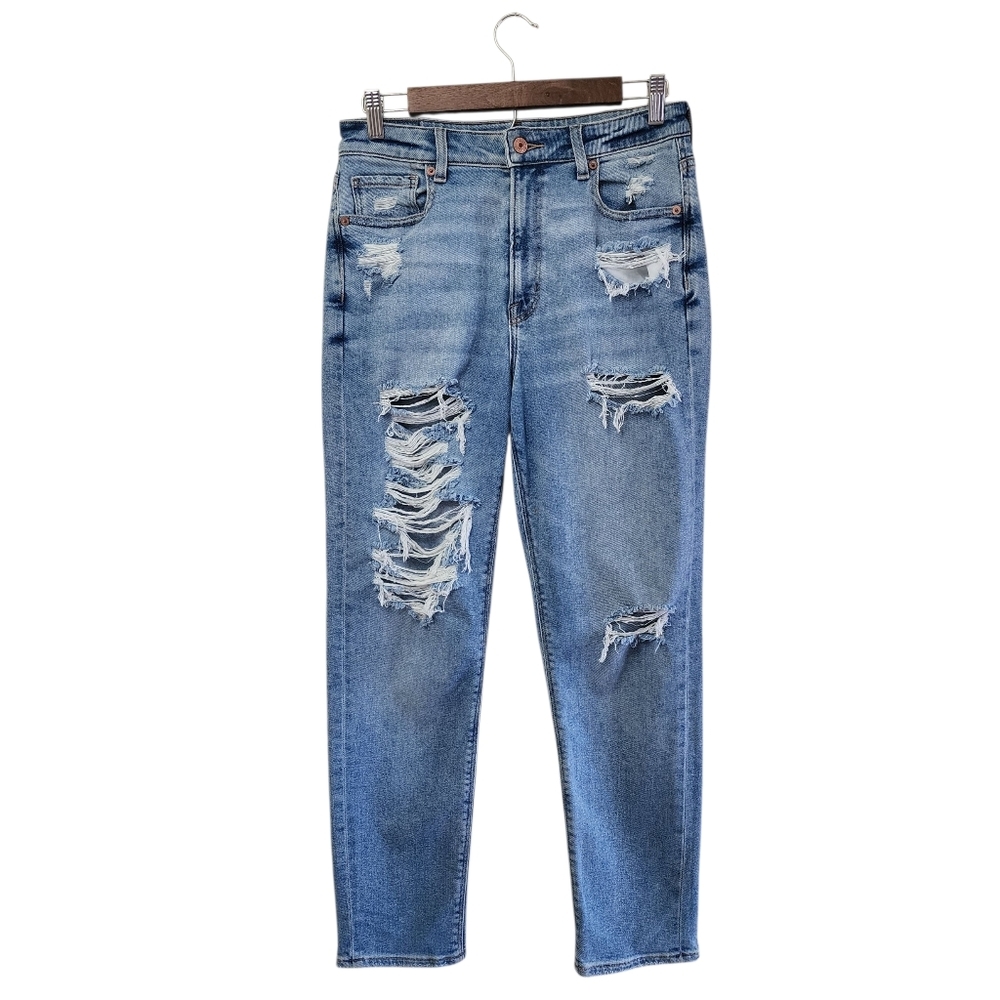American Eagle Distressed Mom Jean Light Wash Strigid Cotton Size 6